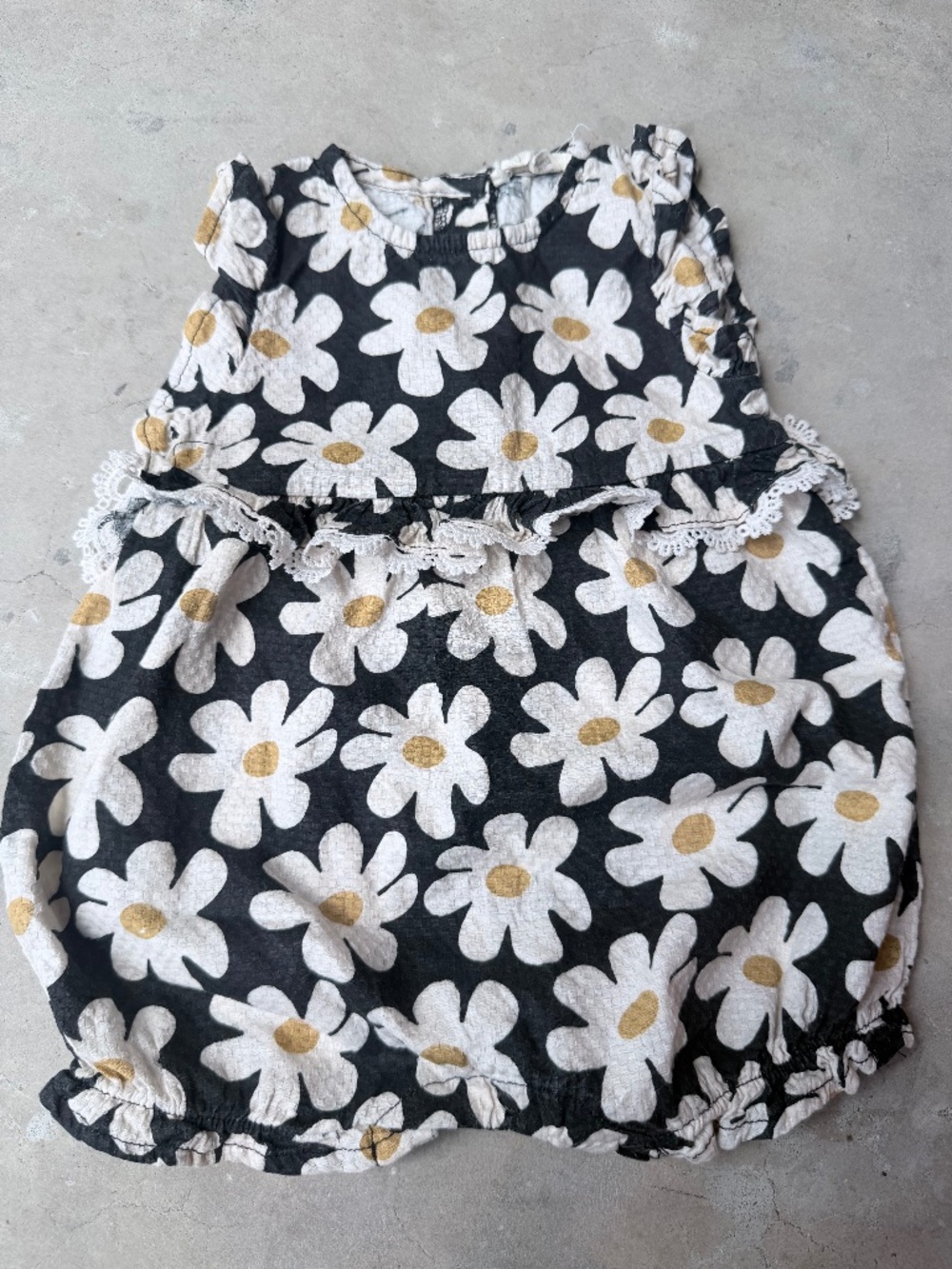 Black and White Daisy Ruffle Bubble Romper